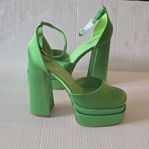 Pazzle On My Best Behavior Green Platform Heels Women's Size 8.5 Satin Block Toe